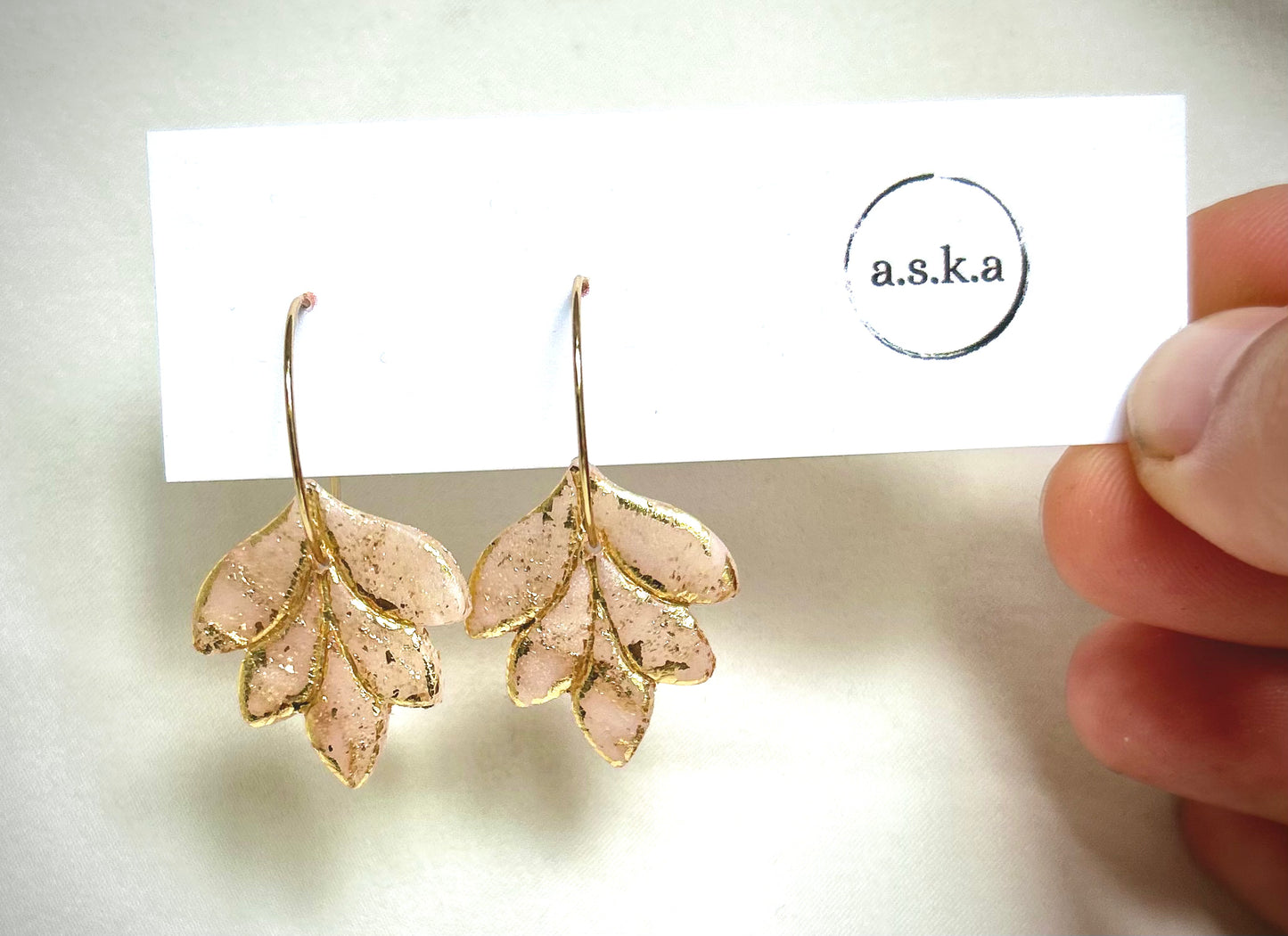 Små löv med goldflakes, flera färgalternativ