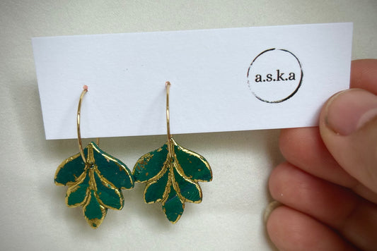 Små löv med goldflakes, flera färgalternativ