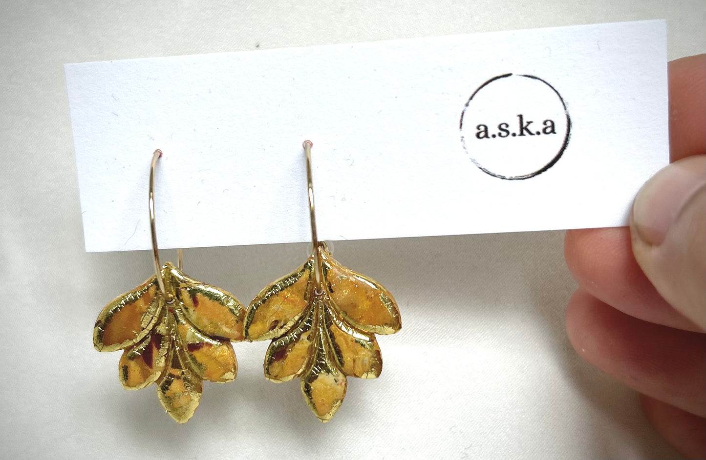 Små löv med goldflakes, flera färgalternativ